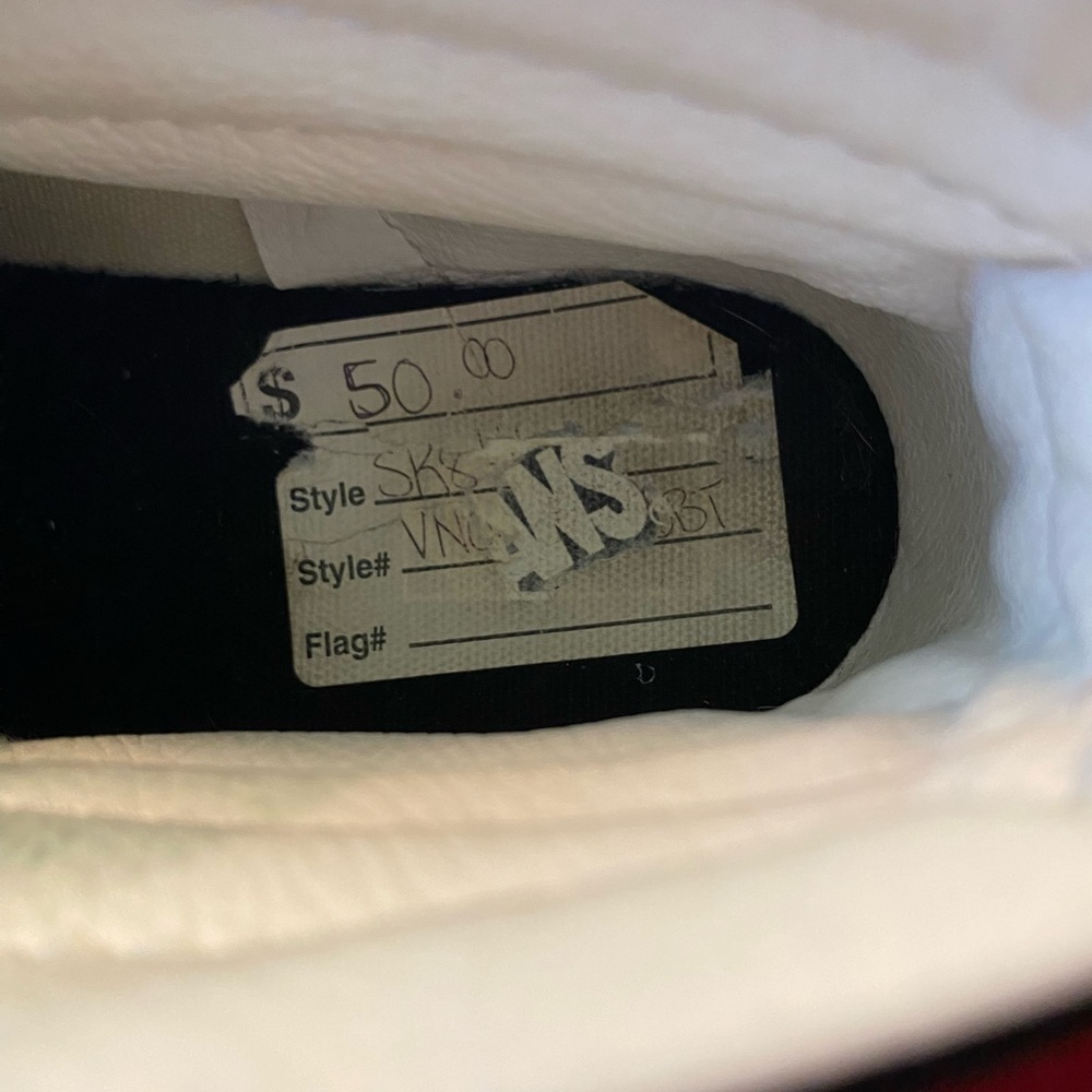Vans SK8 HI Black & White Juniors Size 6
In Excellent Condition Barely Worn - Picture 6 of 6